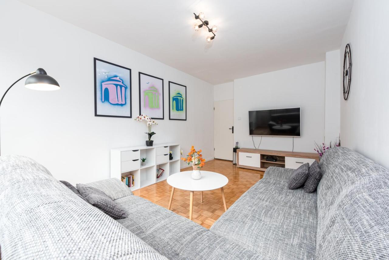 Apartment 12 O'Clock زادار المظهر الخارجي الصورة
