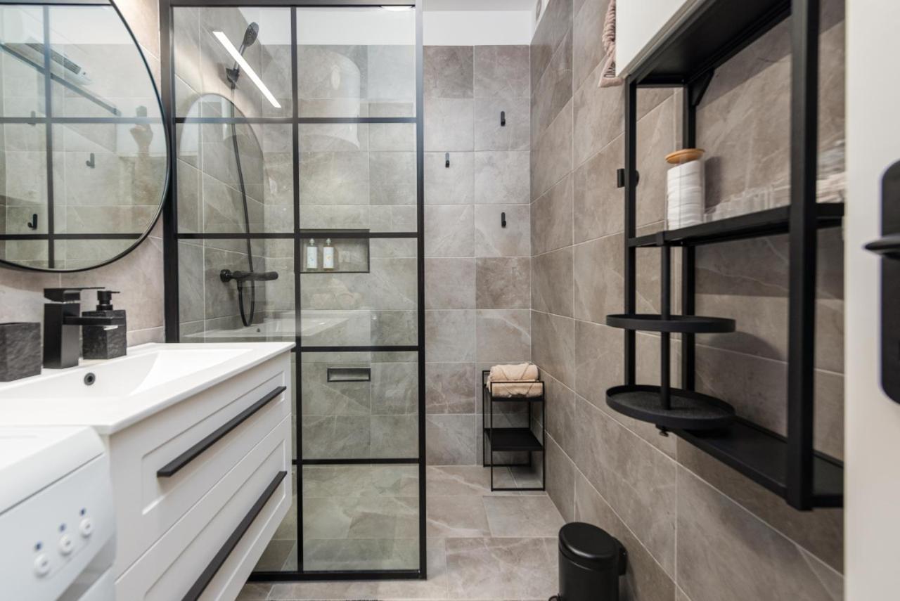 Apartment 12 O'Clock زادار المظهر الخارجي الصورة