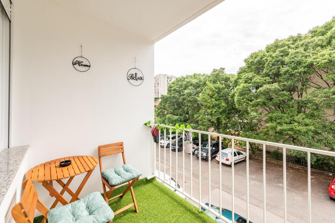 Apartment 12 O'Clock زادار المظهر الخارجي الصورة