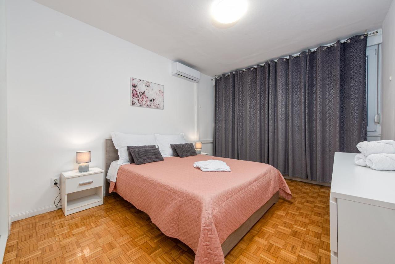 Apartment 12 O'Clock زادار المظهر الخارجي الصورة